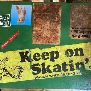 Vintage Hyde Chicago white roller skates with Pom Poms and case ~ Size 5